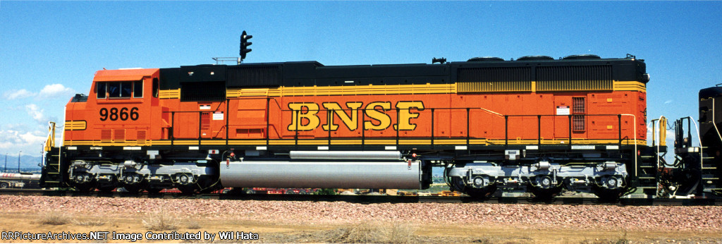 BNSF SD70MAC 9866